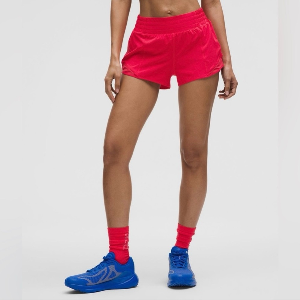 Lululemon Hotty Hot High Rise Lined Short 2.5”